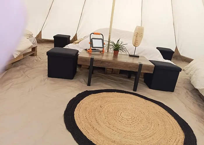 Tipi Insolite 1 A 4 Personnes