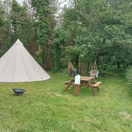 Tipi Insolite 1 A 4 Personnes Plouray Exterior photo