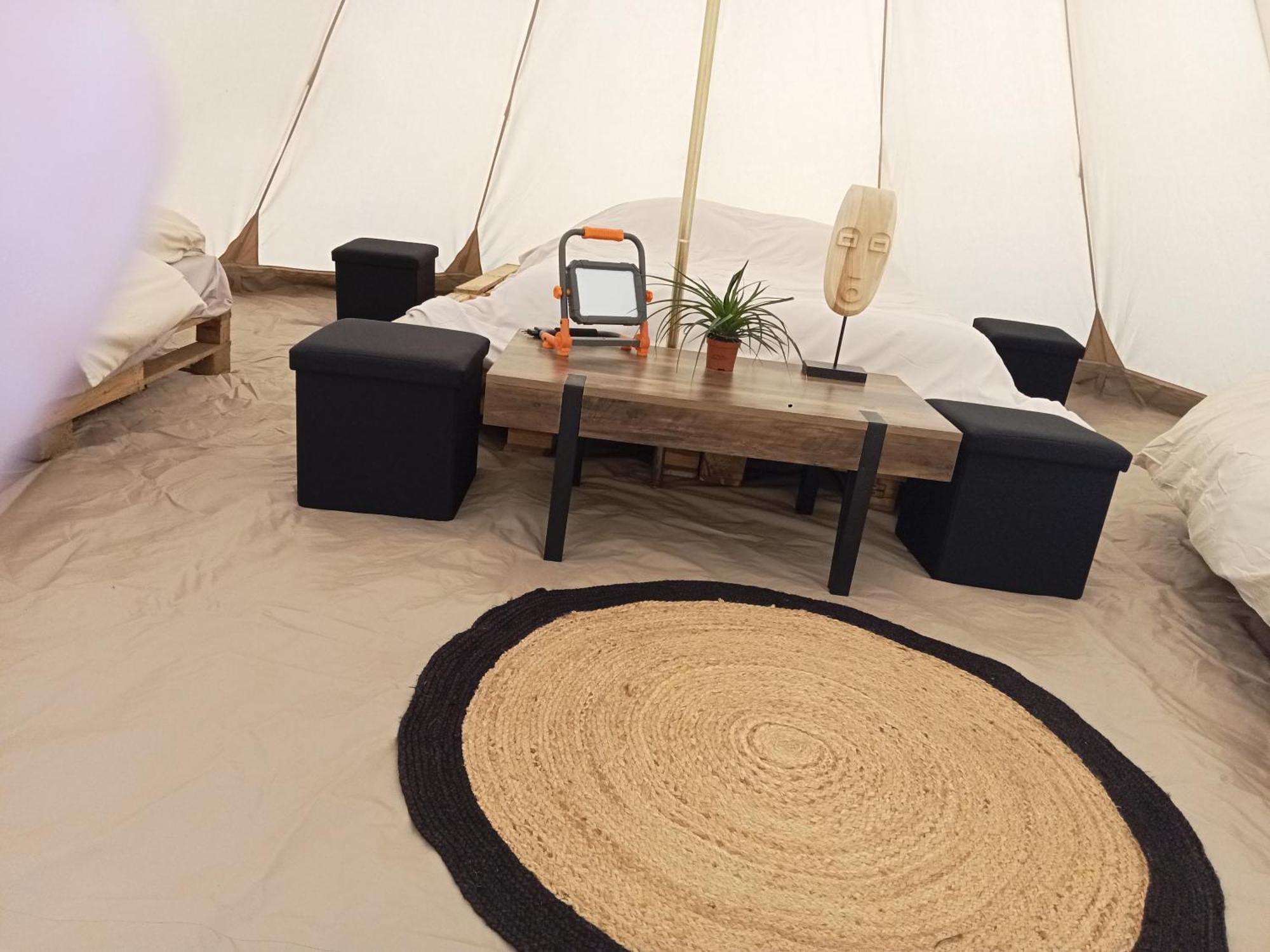 Luxury tent Tipi Insolite 1 A 4 Personnes